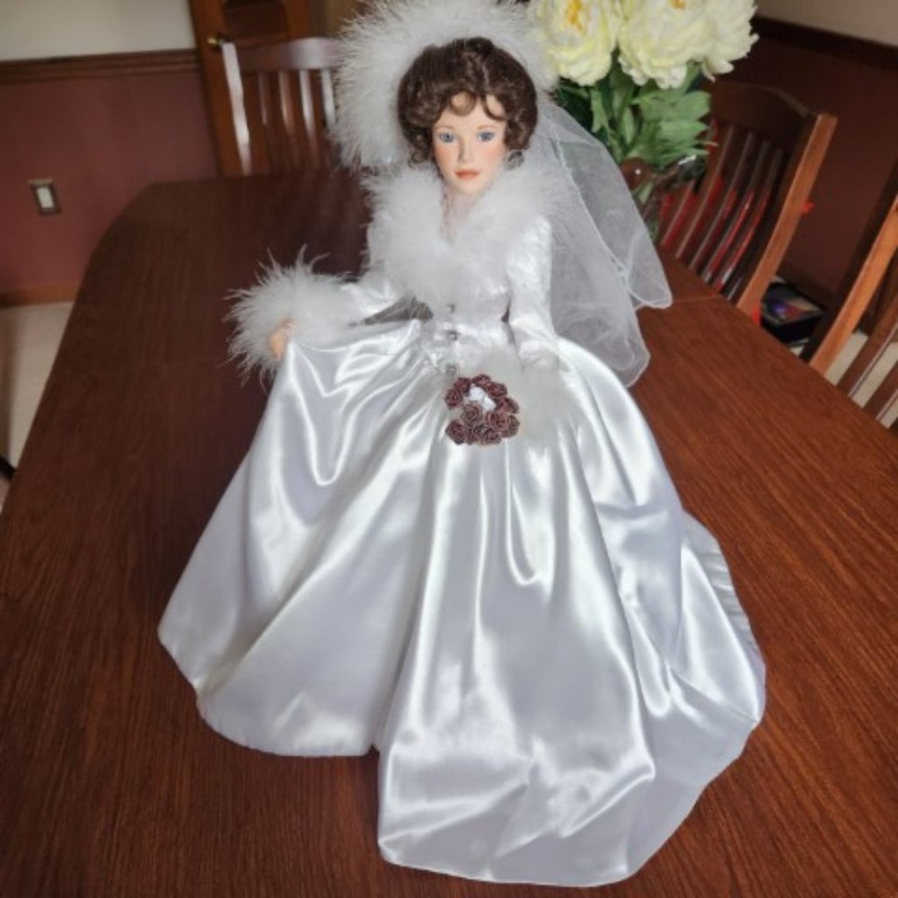 The Ashton-Drake Galleries' "Winter Romance" Porcelain Bride Doll - Picture 2 of 7